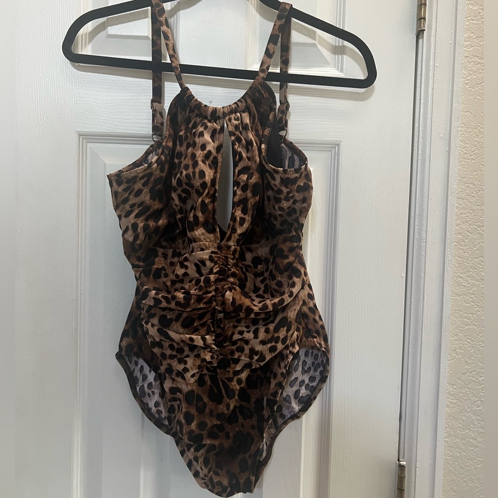 MagicSuit one-piece swimsuit Leopard Print tummy control Size 14